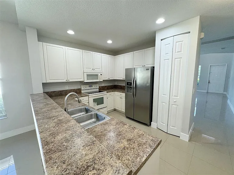 236 Belle Grove Ln — Photo 6