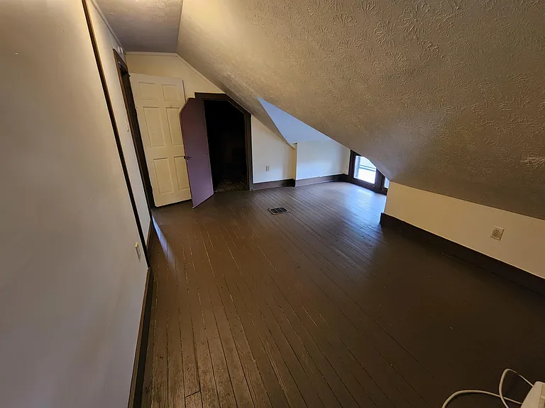114 Linden Rd — Photo 35