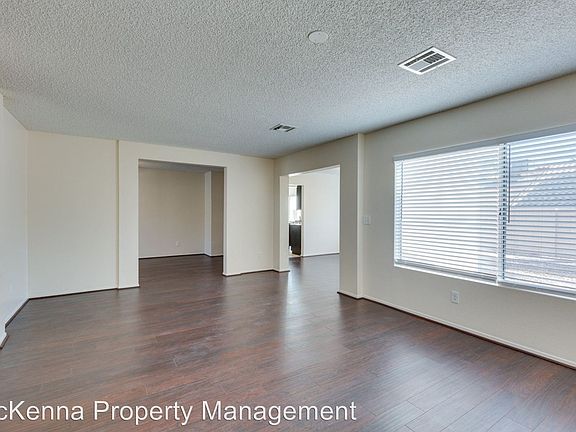4th image of 264 Finestra Dr