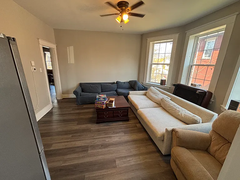 281 McCormick Pl — Photo 3