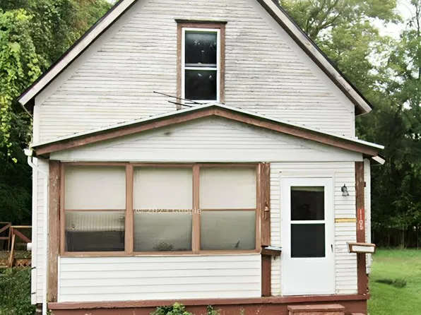 1105 Pringle Ave, Jackson, MI 49203