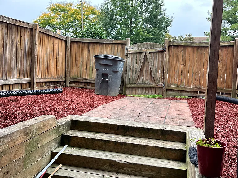 5509 Woodlawn Manor Ct — Photo 8