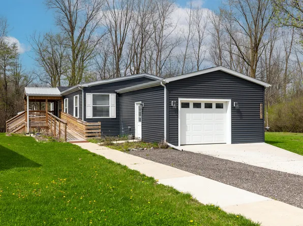680 N Gallery Dr, Eaton Rapids, MI 48827