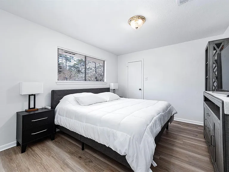 26715 Maplewood Dr — Photo 21