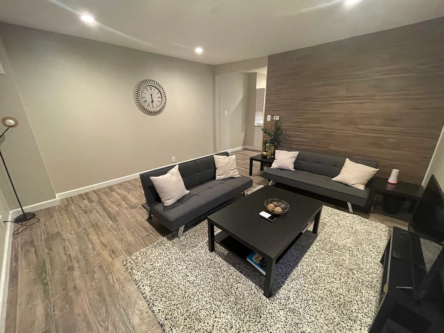 32 E Regent St — Photo 2