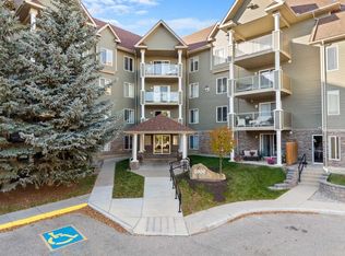 1208 W Millrise Point SW, Calgary, AB T2Y3W4