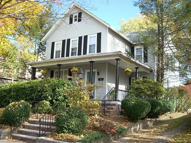 Hollywood Section of Dunmore