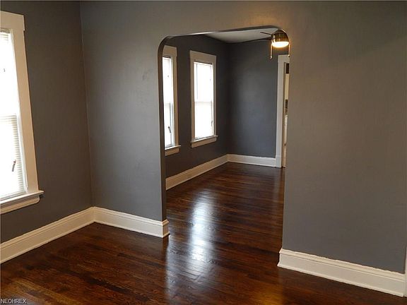 3rd image of 4525 W 147th St