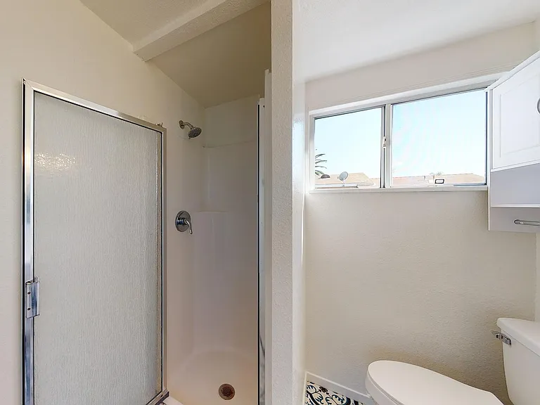 1532 Scott Ave — Photo 5