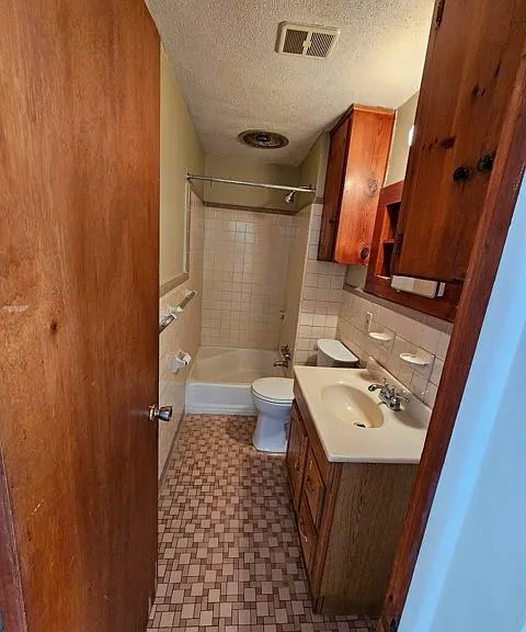 106 Tichnor Ave — Photo 5