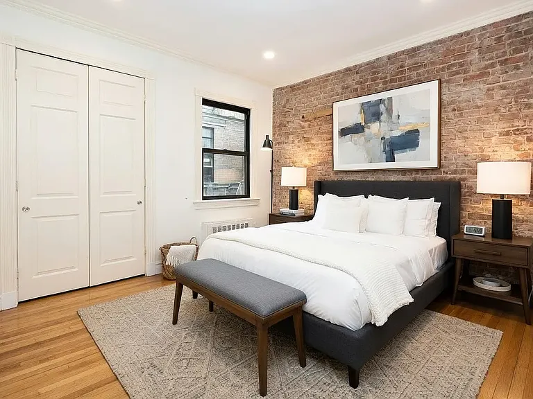 340 E 61st St #2B — Photo 3