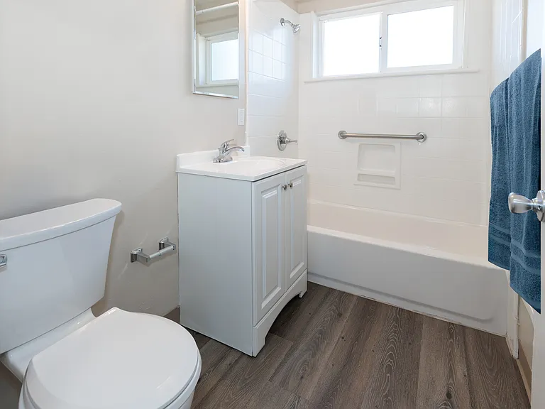 Willow Manor Apartments — Photo 17