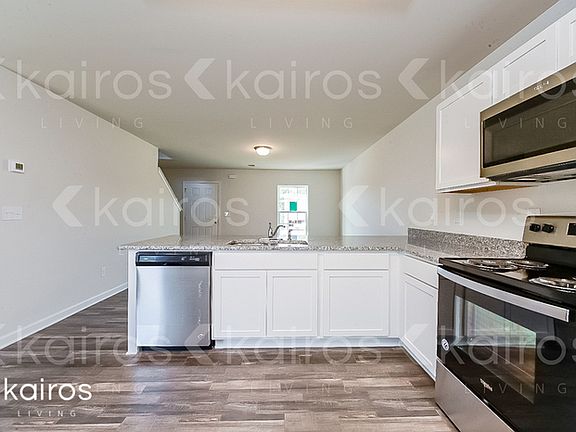 5th image of 810 Dove Pl