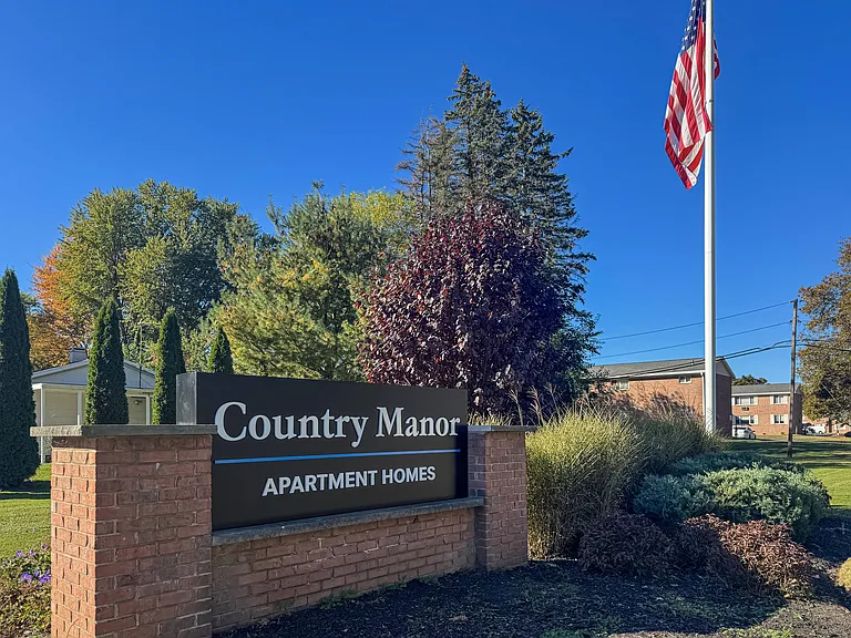 Country Manor Apartment Homes — Photo 19