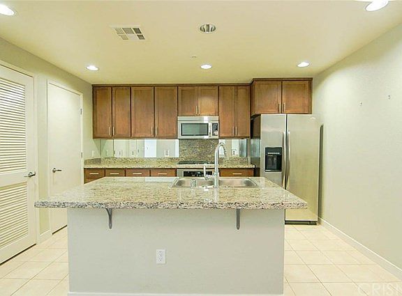 4th image of 21301 Erwin St Unit 307