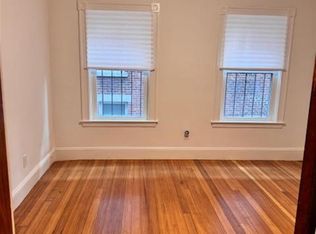 26 Upland Rd APT 1, Cambridge, MA 02140