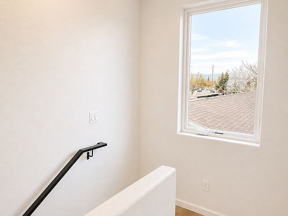 4th image of 2788 Plumas St #105