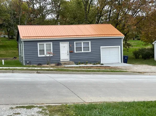 102 S Washington Ave, Knob Noster, MO 65336