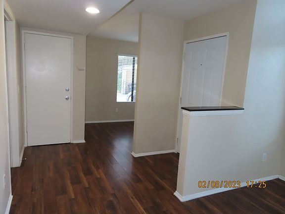 5th image of 657 Woodcrest Dr #B