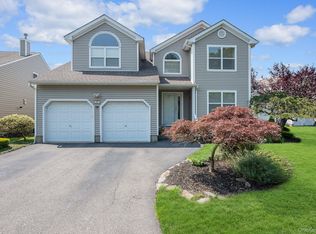 24 Spinnaker Lane #24, East Patchogue, NY 11772