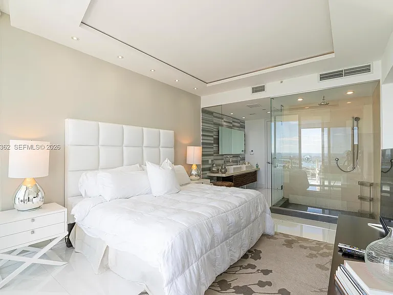 1100 Biscayne Blvd #4103 — Photo 13