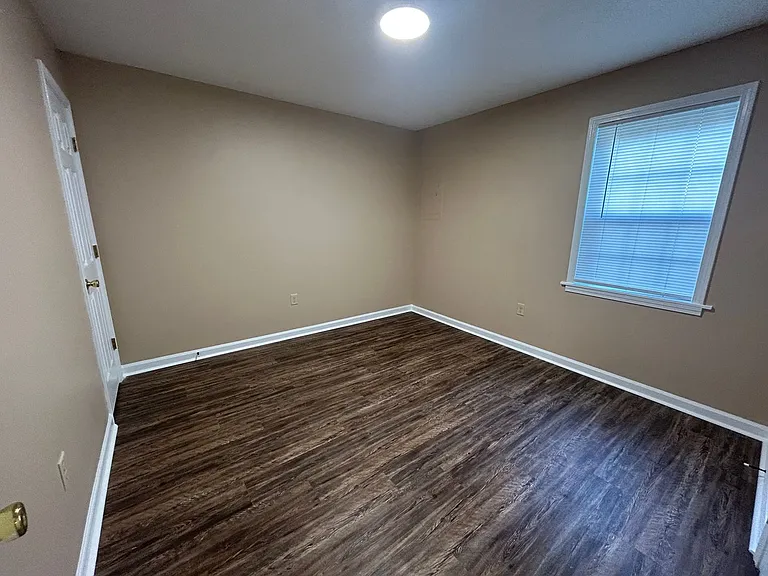 250 N Washington Ave #23 — Photo 6