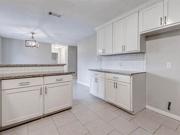 4th image of 1622 Elk River Rd