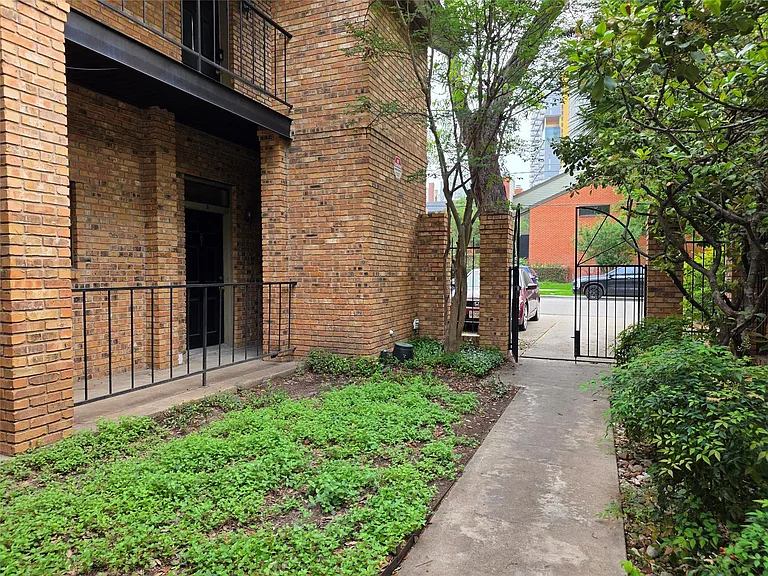 505 W 18th St #I — Photo 16