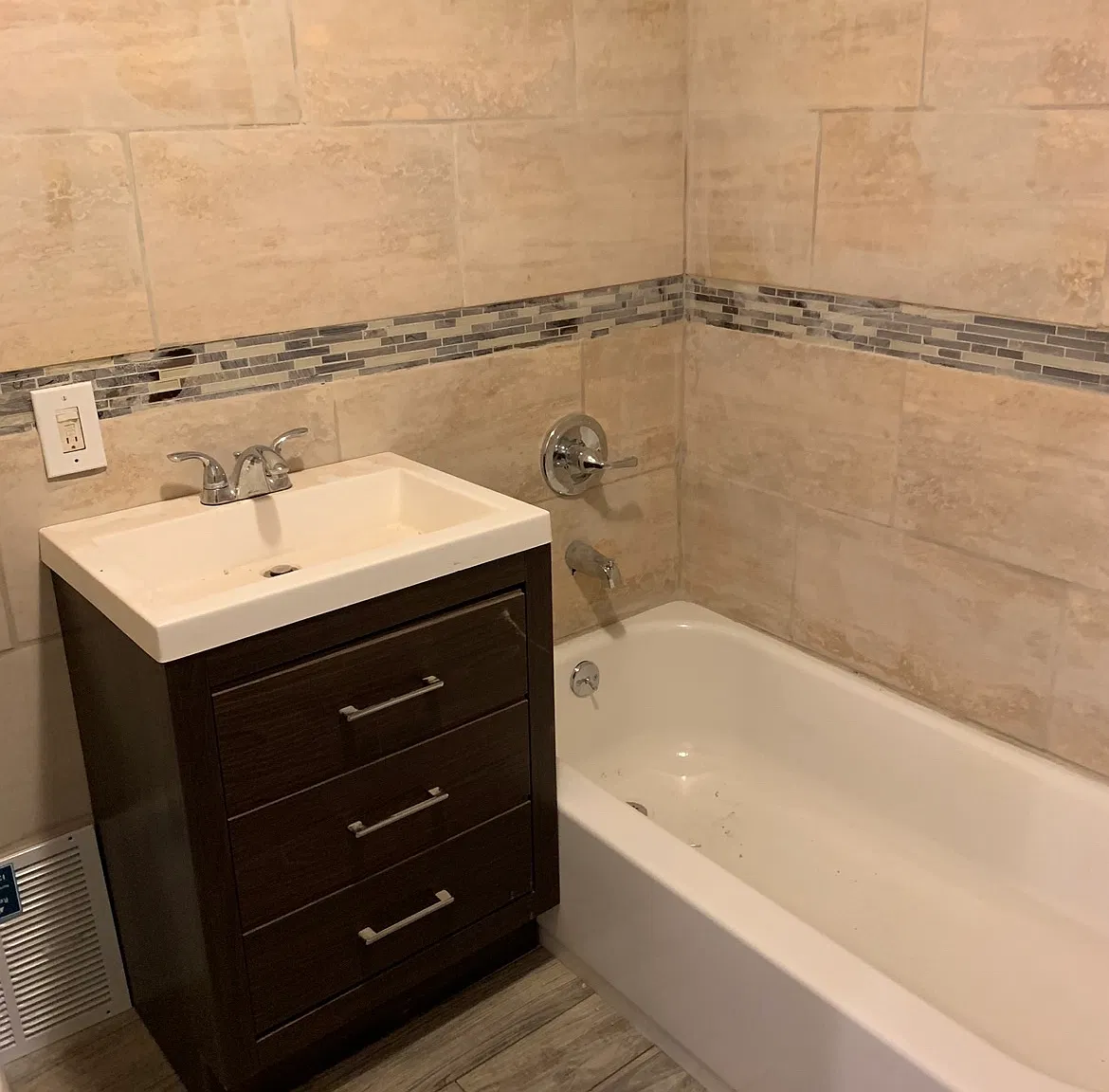 Denby, Redford — Photo 1