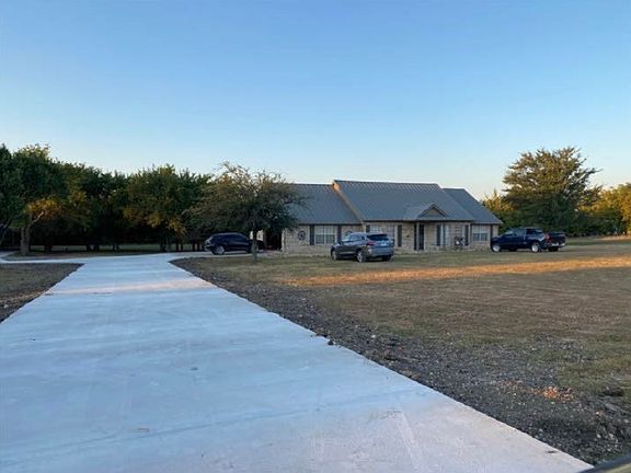 4th image of 611 Gladness