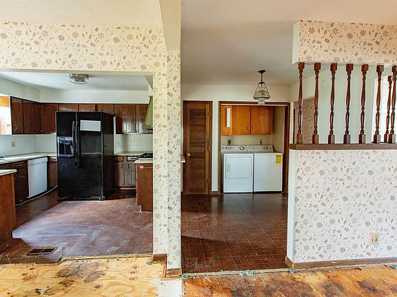 4th image of 7831 Nina St