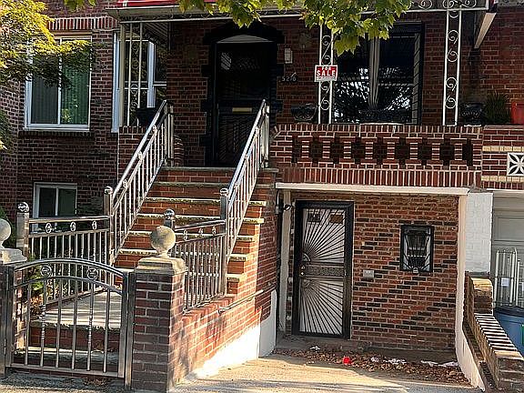 2nd image of 5218 Avenue K
