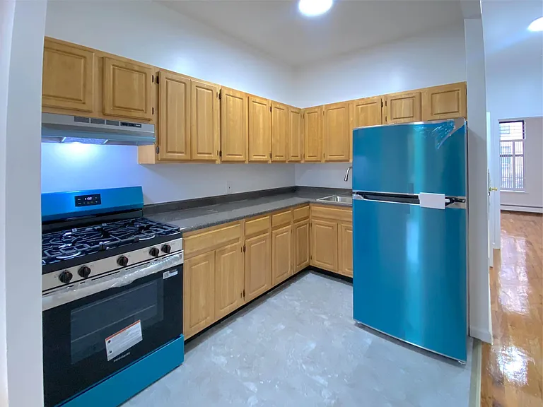 156 E 109th St #1 — Photo 5