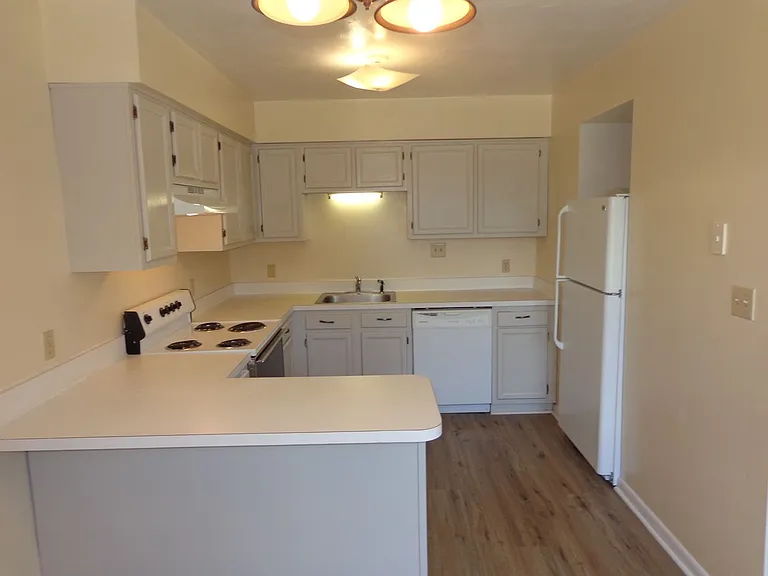 4628 Coronet Ave — Photo 6