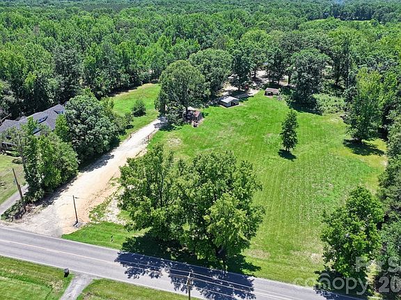 2nd image of 3443 Tryon Courthouse Rd