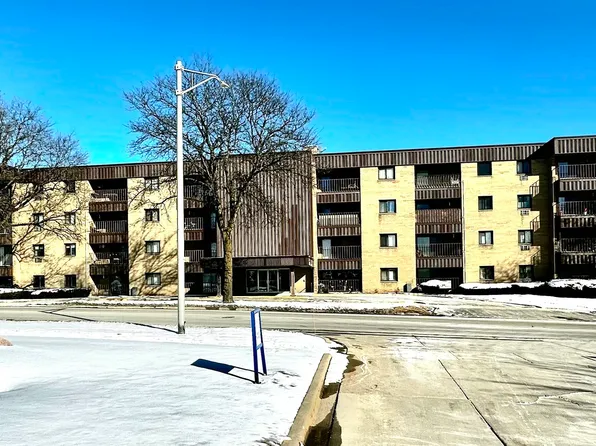 1133 S Finley Rd APT 110, Lombard, IL 60148