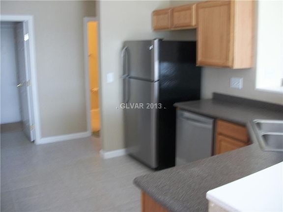 3rd image of 3829 Carisbrook Dr