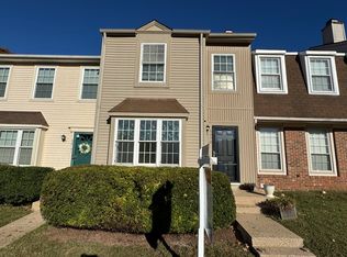 6808 Cottingham Ln, Centreville, VA 20121