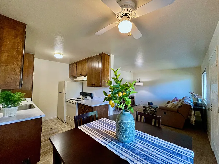 7th Street Manor — Photo 33