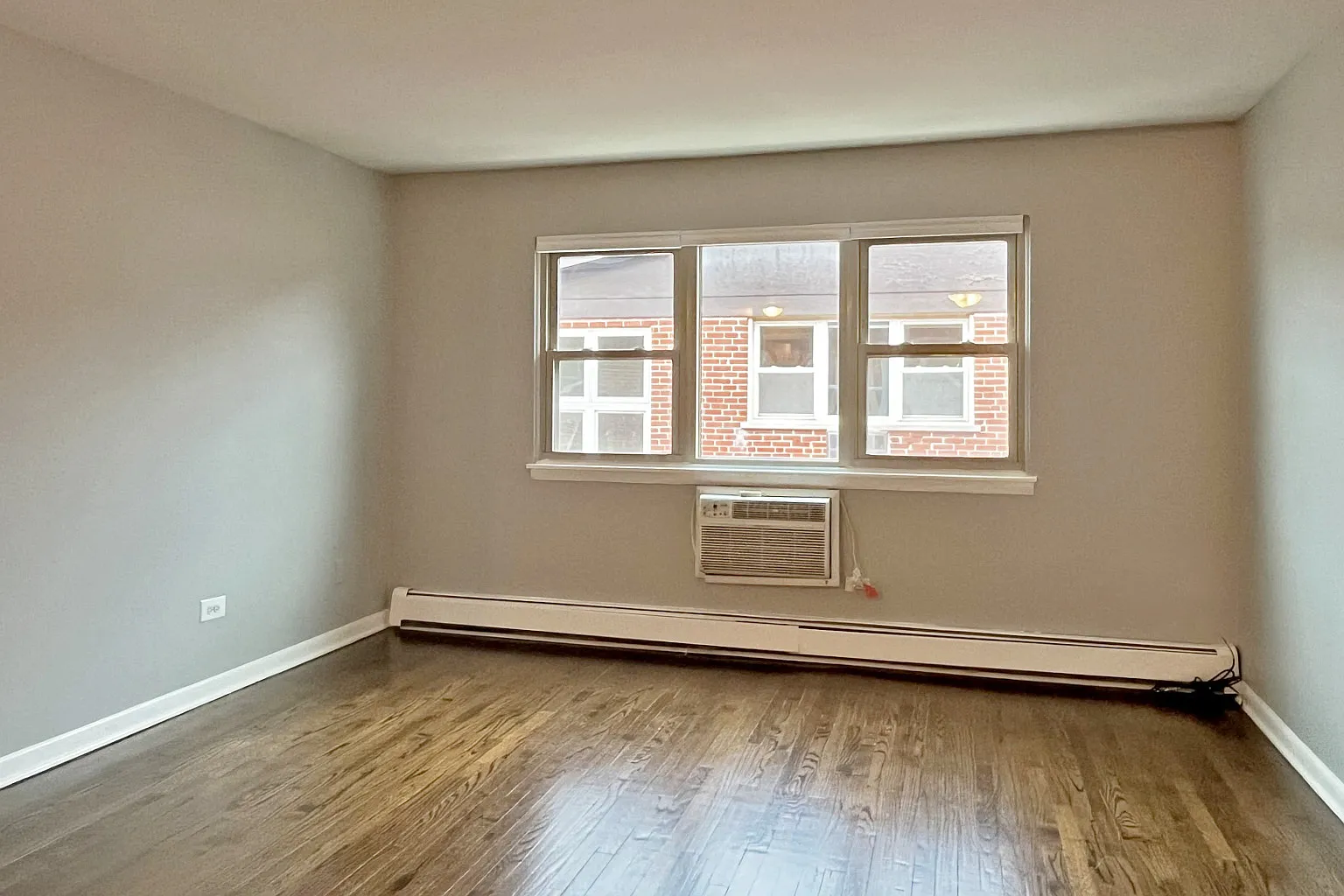 633 S. Maple Ave. — Photo 3