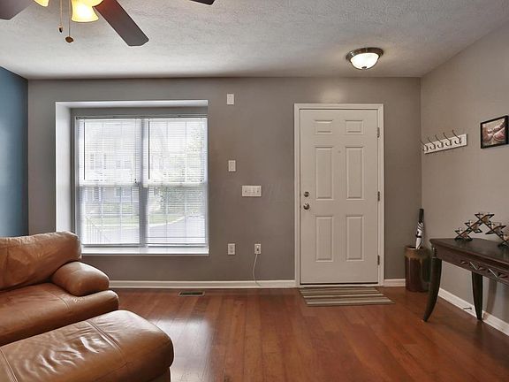 3rd image of 5644 Crystal Falls St