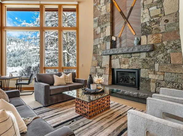 3034 Mountain Links Way, Olympic Valley, CA 96146