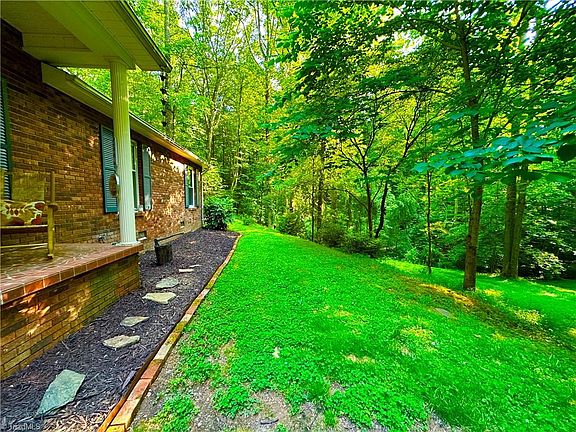3rd image of 374 Holly Tree Dr