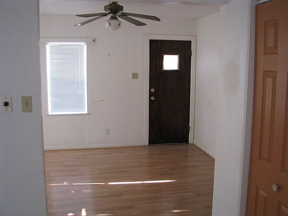 2nd image of 405 S Richardson Ave