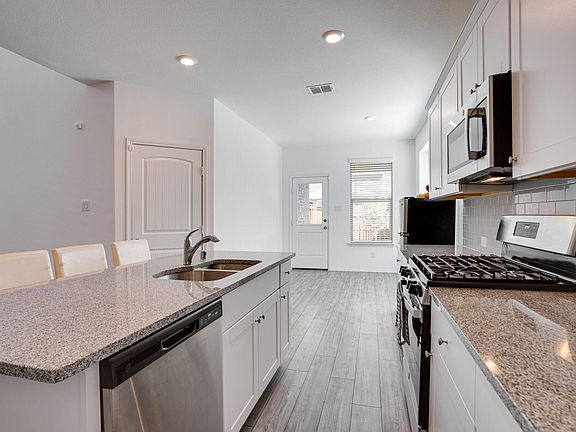 5th image of 2349 Opaline Dr