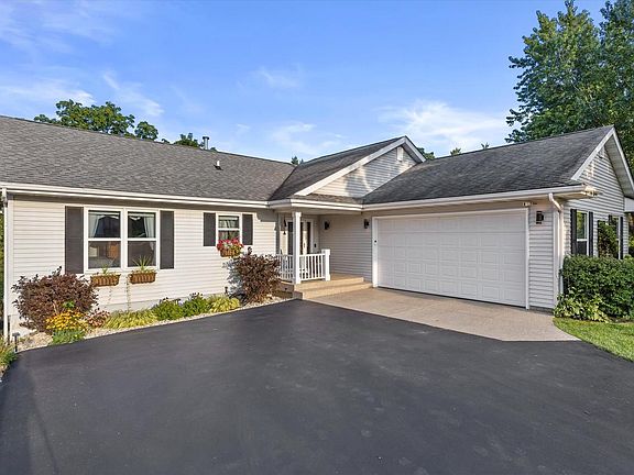 2nd image of 8601 221st AVENUE