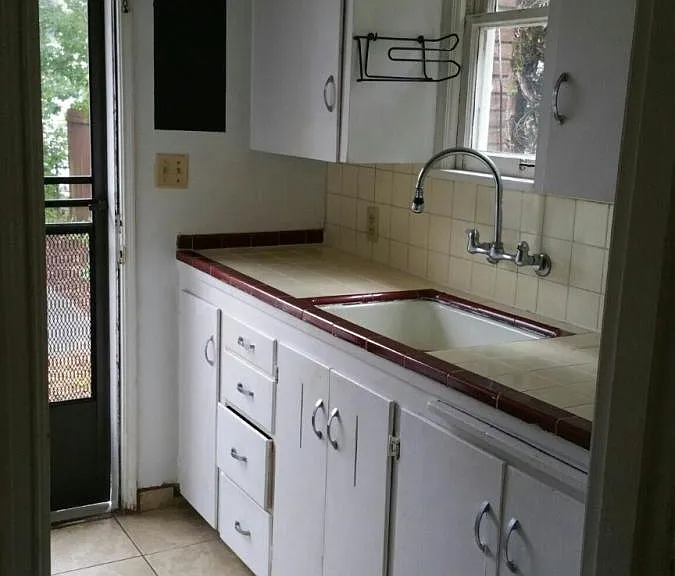 427 NE Ravenna Blvd — Photo 8