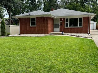 208 Fairview Ave, Rockford, IL 61108