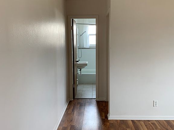 4th image of 310 NW State St #4