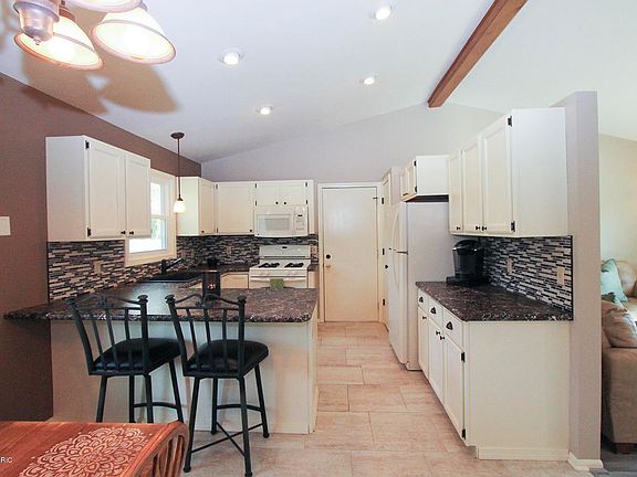 5th image of 1333 Manorwood Dr SE